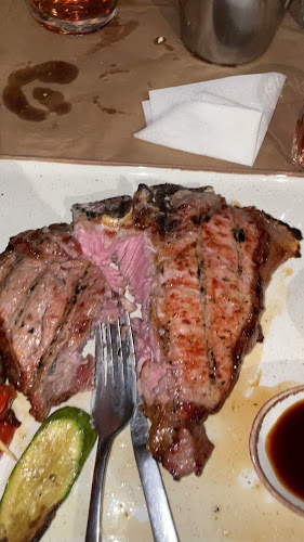 Εστιατόριο Ταβέρνα GEORGE’S STEAK HOUSE Γλυφάδα - Γαστρονομία και φιλοξενία