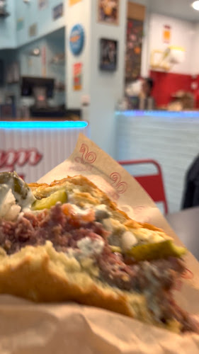 Opinii despre Sam burgers în Αθήνα - Γαστρονομία και φιλοξενία