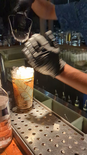 Opinii despre Barlux cocktail bar în Βραχάτι - Γαστρονομία και φιλοξενία