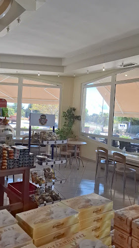 Opinii despre Kavala Kurabiedes Plant în Νέα Καρβάλη - Γαστρονομία και φιλοξενία