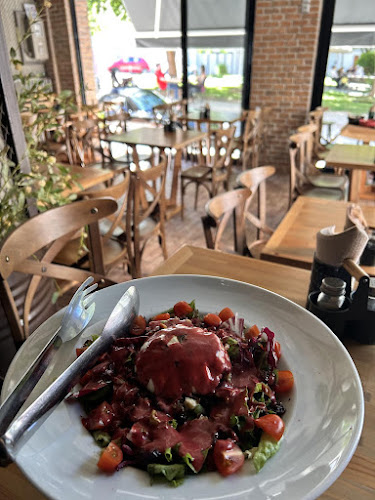 Αυλή μεζεδοπωλείο ψητοπωλείο - Φάρσαλα