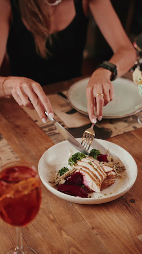 Opinii despre Frankie în Αθήνα - Γαστρονομία και φιλοξενία