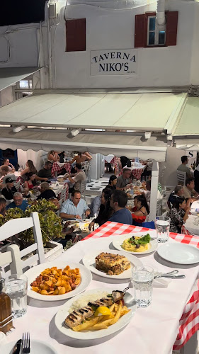 Opinii despre Niko's Taverna în Μύκονος - Γαστρονομία και φιλοξενία