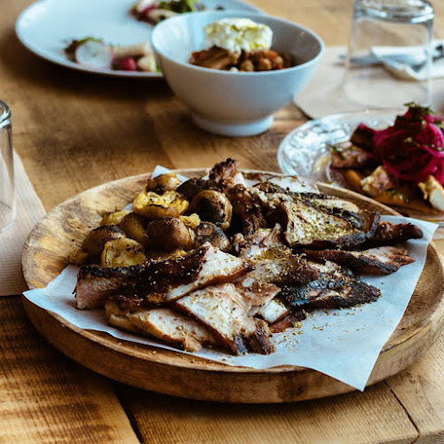 Σχίνος Μπιστρό - Γαστρονομία και φιλοξενία