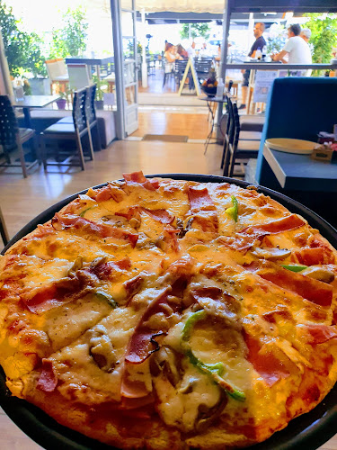 Ακτή Πετρου Ραλλη 30, Ερμούπολη 841 00