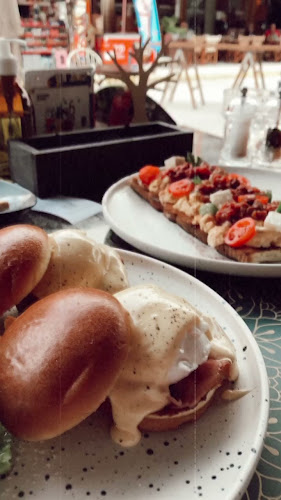 Coup Espresso & Wine Bar - Γαστρονομία και φιλοξενία