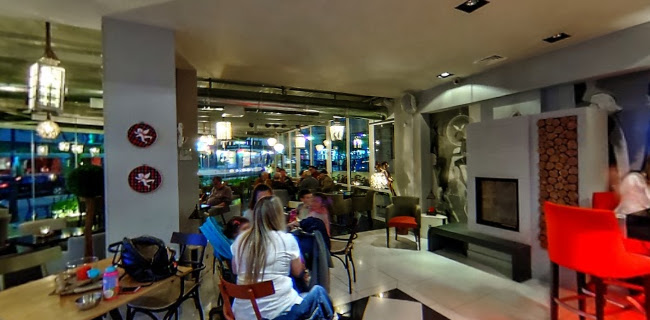 Ελ. Βενιζέλου 54, Λουτράκι 203 00