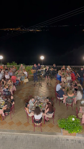 Το Μπαλκόνι - Στάμνα