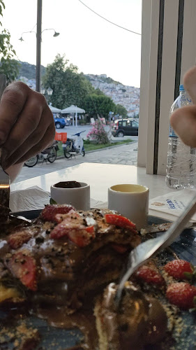 Decimo Coffee & Brunch - Γαστρονομία και φιλοξενία