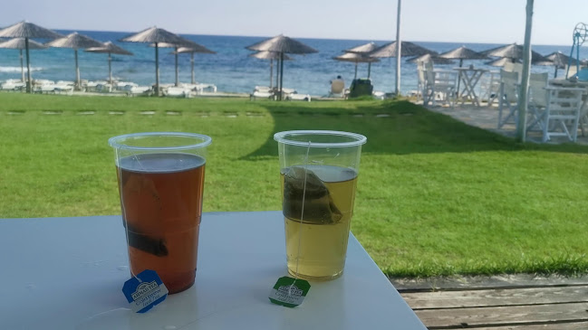 White Season Beach Bar - Νέα Σκιώνη