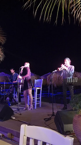 Opinii despre Almira Beach Bar Restaurant Chania în Αγ. Μαρίνα - Γαστρονομία και φιλοξενία