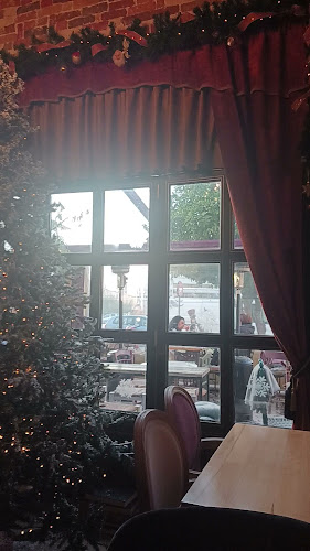 Madania - Γαστρονομία και φιλοξενία