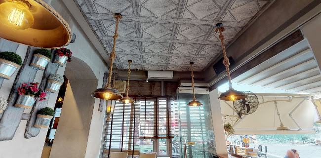 Opinii despre Caravel Bistro în Πάργα - Γαστρονομία και φιλοξενία