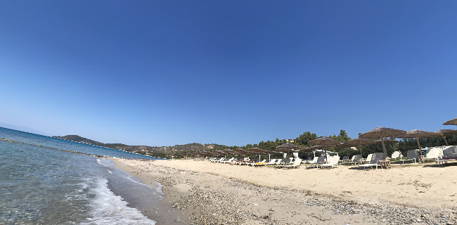 White Season Beach Bar - Νέα Σκιώνη