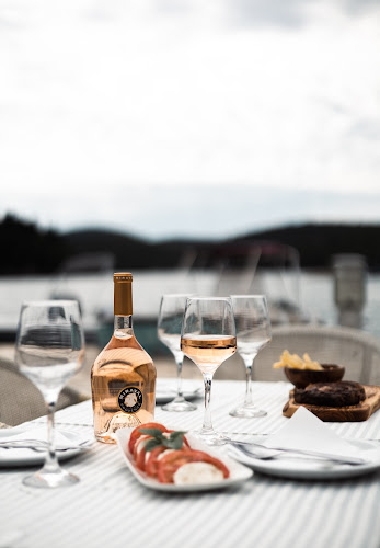 Opinii despre Parasole Italian Restaurant în Σύβοτα - Γαστρονομία και φιλοξενία