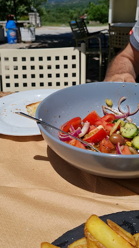 Opinii despre Ταβέρνα Ο Μπάρμπα Βαγγέλης în Βρύσες - Γαστρονομία και φιλοξενία