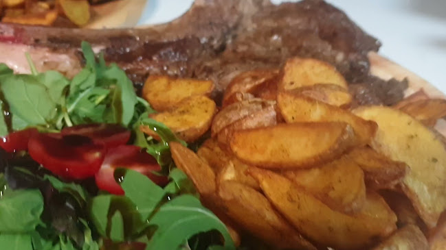 Tre Exclusive food & Cocktail Bar