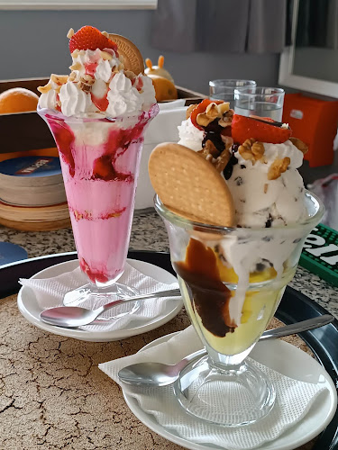 Cafe Violet Studios - Μάλια