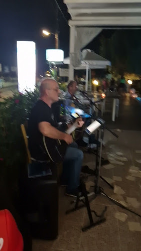 Opinii despre Johnny's pool cafe& Restaurant în Βουρβουρού - Γαστρονομία και φιλοξενία