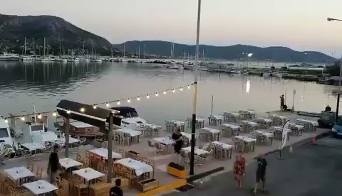 Opinii despre Ουζερί Ψαροταβέρνα Αγκυροβόλι în Σαλαμίνα - Γαστρονομία και φιλοξενία