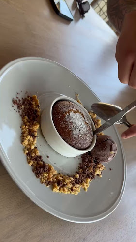 Opinii despre PARAJ at Super Paradise Mykonos în Μύκονος - Γαστρονομία και φιλοξενία