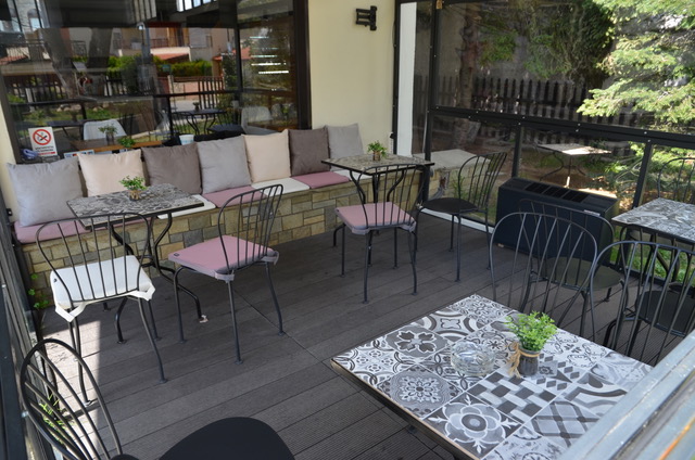 Hello - Γαστρονομία και φιλοξενία