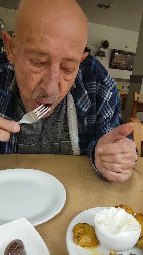 ΜΑΓΑΤΖΕΣ - Ελευσίνα