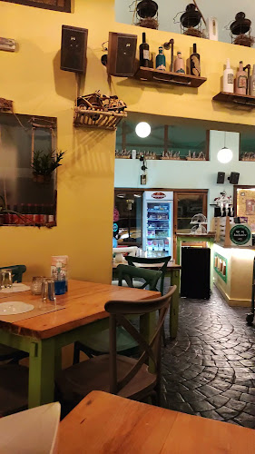 Opinii despre Τρεις Λαλούν - Treis Laloun în Αθήνα - Γαστρονομία και φιλοξενία