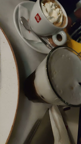 Opinii despre Cafe Symposium Paros în Γεφυράκι - Γαστρονομία και φιλοξενία