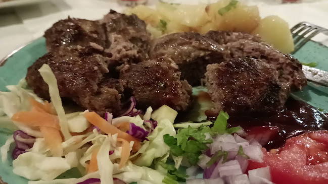 Ταβέρνα "Οινοφροντιστήριον ΕΞΑΡΧΟΣ ΤΣΑΡΔΑΚΑΣ" Ελληνική κουζίνα, Ψητά στη σούβλα.