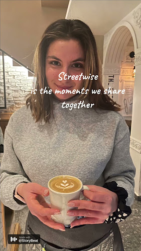 Opinii despre Streetwise în Πετρούπολη - Γαστρονομία και φιλοξενία