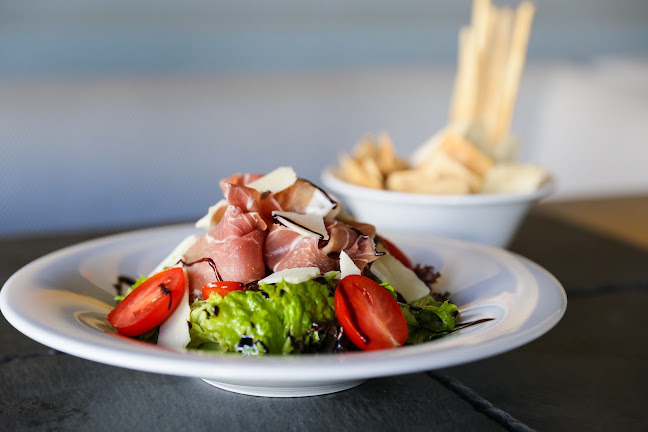 Central Square, Μαρκόπουλο Μεσογαίας 190 03