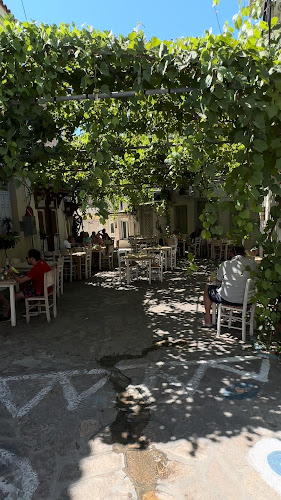 Comentarii opinii despre Τριαντάφυλλος - Η Μικρή Πλατεία