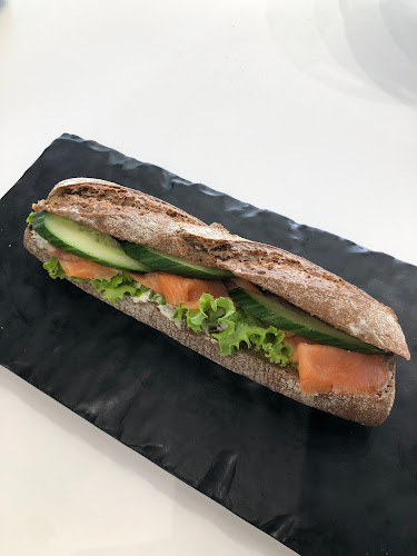 Σαλαμινομάχων 43, Παλούκια 189 00