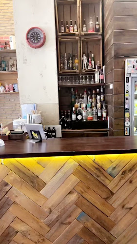 Opinii despre The Underdog® Flagship Store Thissio în Αθήνα - Γαστρονομία και φιλοξενία