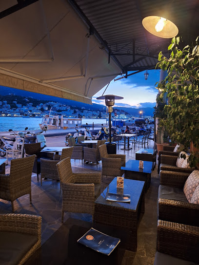 GRANDE Cafe Pizza & Breakfast Poros