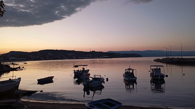 Opinii despre Molos Seaside Restaurant Nea Roda în Νέα Ρόδα - Γαστρονομία και φιλοξενία