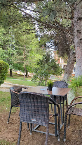 Opinii despre Έξι Βρύσες în Πολύγυρος - Γαστρονομία και φιλοξενία