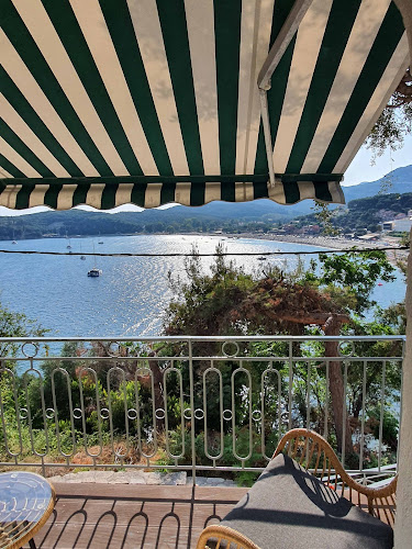 Flisvos - Γαστρονομία και φιλοξενία