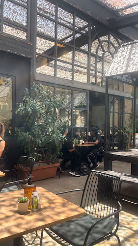 The Underdog® Flagship Store Thissio - Αθήνα