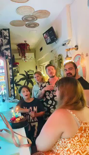 Opinii despre Parrot cocktail & burgers în Σκιάθος - Γαστρονομία και φιλοξενία