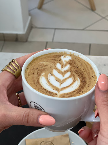 Μιχαλακοπούλου 39, Αθήνα 115 28