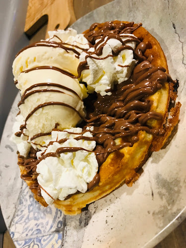 Opinii despre Tram Cafe old town kerkyra în Κέρκυρα - Γαστρονομία και φιλοξενία