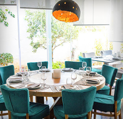 Akrovoli Restaurant & Oyster Bar