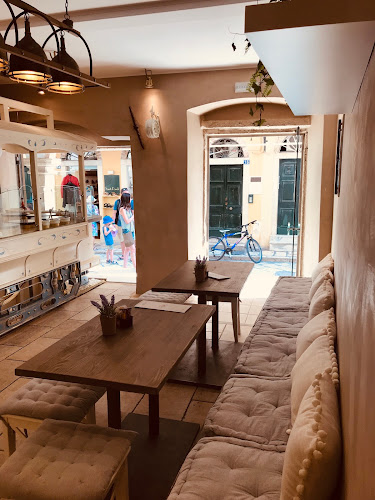Tram Cafe old town kerkyra - Γαστρονομία και φιλοξενία