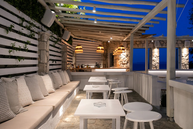 Opinii despre Spitaki x Cevicheria Cocktail Bar Restaurant în Καλλιθέα - Γαστρονομία και φιλοξενία