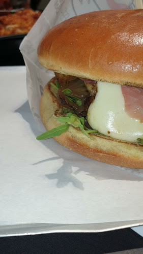 Opinii despre Meat Box în Χανιά - Γαστρονομία και φιλοξενία