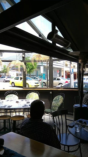 25ης Μαρτίου 102, Πετρούπολη 132 31