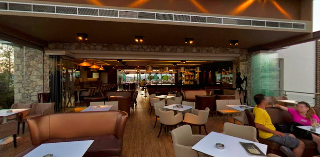 Θέα Δηλαβέρη