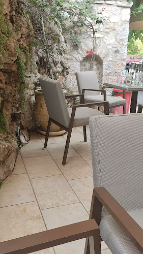 Opinii despre Καφέ-μπαρ "Δίπορτο" în Δικαστικά - Γαστρονομία και φιλοξενία